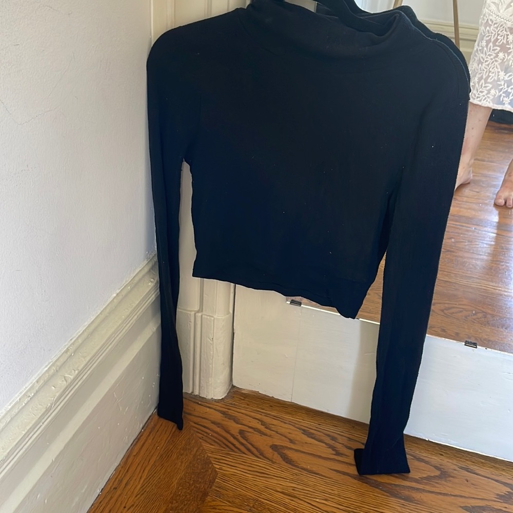 Ribbed crop turtleneck